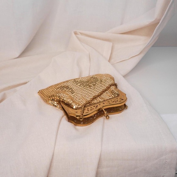 Whiting & Davis Co. Gold Mesh Chainmail Purse - Picture 3 of 4